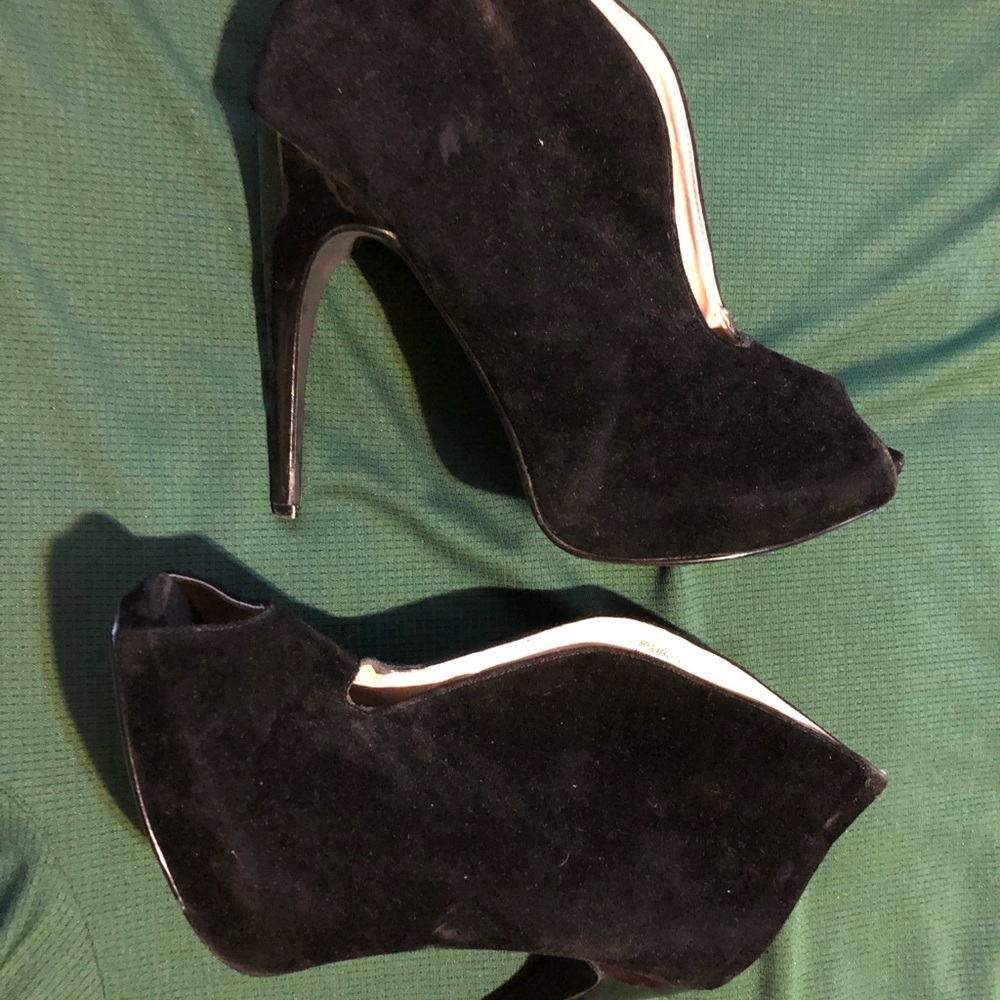 Basic Black Pumps - image 3
